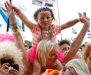 Dolly parton fans. Pyramid stage, Glastonbury 2014.
