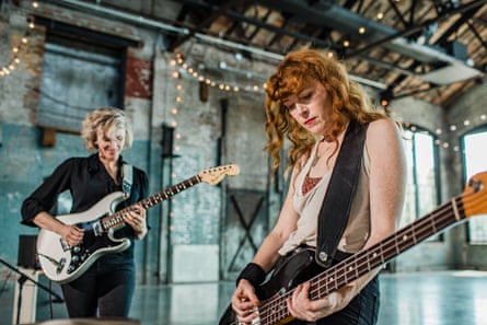 Melissa Auf der Maur rocks out.