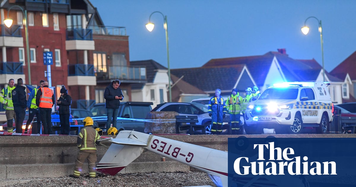 Pilot's Self-Rescue After Gosport Plane Crash Demonstrates Resilience, Highlights Importance of Personal Responsibility