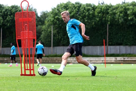 James Ward-Prowse kembali dalam latihan pramusim di Southampton.