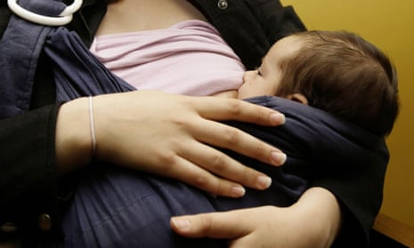 The biggest breastfeeding-in-public fails of 2014