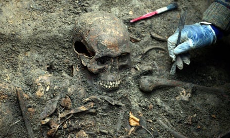 Skeletons found next to Durham cathedral