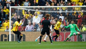 Capoue scores the opener.