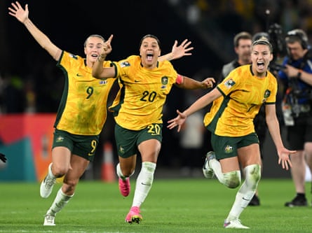 Sam Kerr, Caitlin Foord and Steph Catley celebrate the win over France