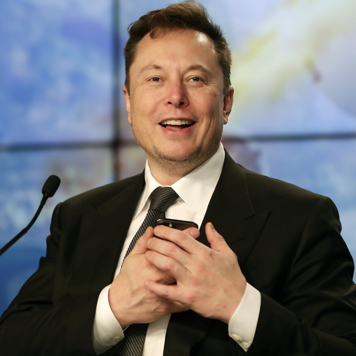 Neuralink Elon Musk Unveils Pig He Claims Has Computer Implant In Brain Technology The Guardian