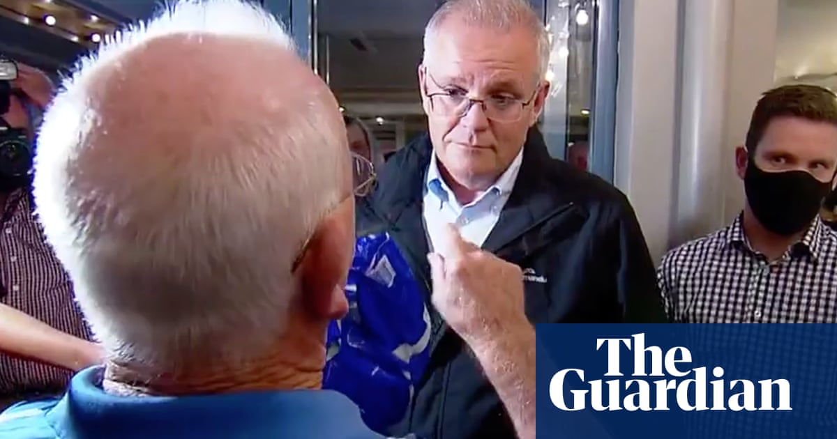 Furious pensioner confronts Scott Morrison as Newcastle pub photo op backfires