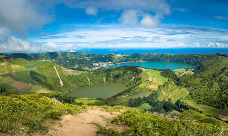 <div class=__reading__mode__extracted__imagecaption>São Miguel island in the Azores, Portugal. Photograph: Konstantin Kalishko/Alamy<br>São Miguel island in the Azores, Portugal. Photograph: Konstantin Kalishko/Alamy</div>