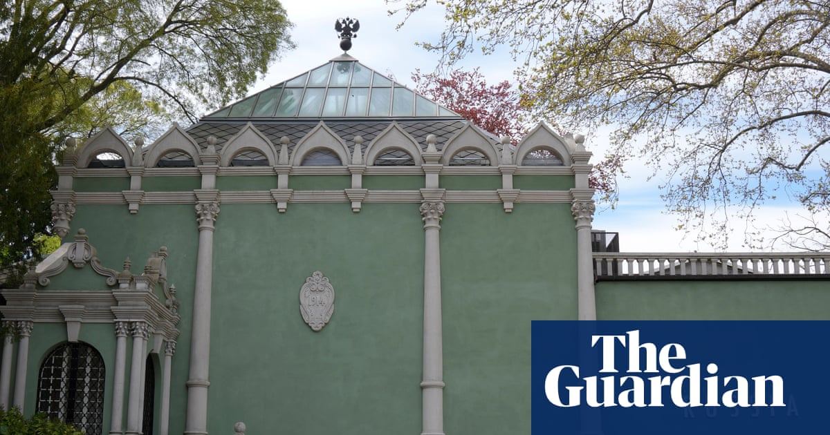 Жюри Венецианской биеннале не будет «награждать художников, страны которых обвиняются в военных преступлениях»