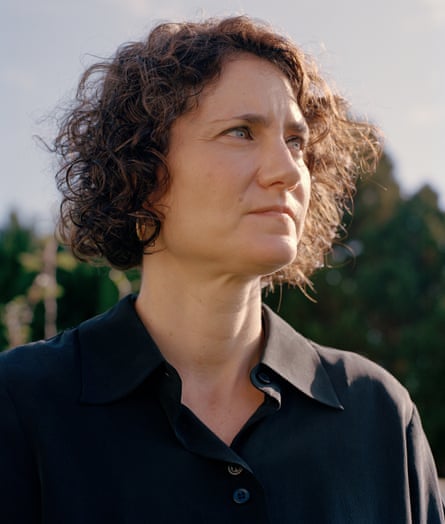 Head and shoulders shot of writer Lara Feigel