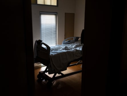 an empty hospital bed