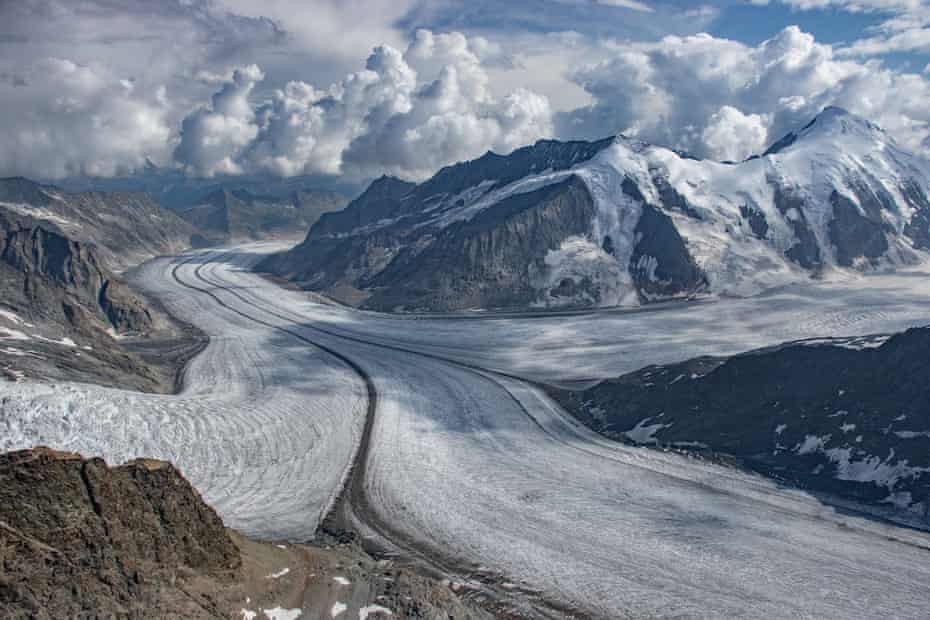Konkordiaplatz and Aletschgletscher.