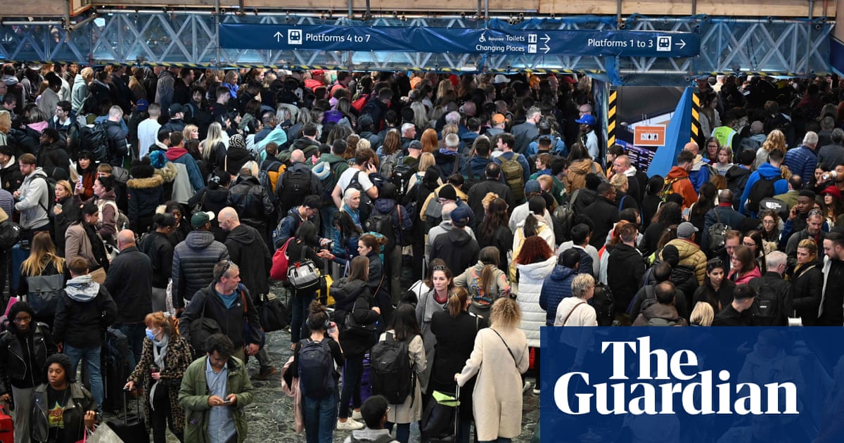 Points failure at London Euston causes hours-long delays for rail travellers