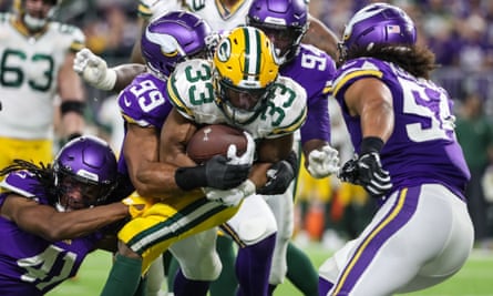 Green Bay Packers Bowl Over Minnesota Vikings To Clinch Nfc North Title Nfl The Guardian