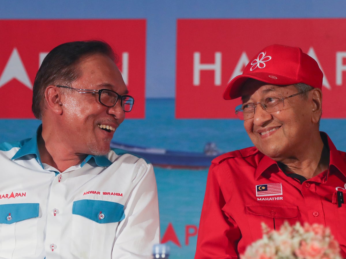 Malaysia Pm Mahathir Resigns But Is Asked To Stay As Interim Leader Malaysia The Guardian