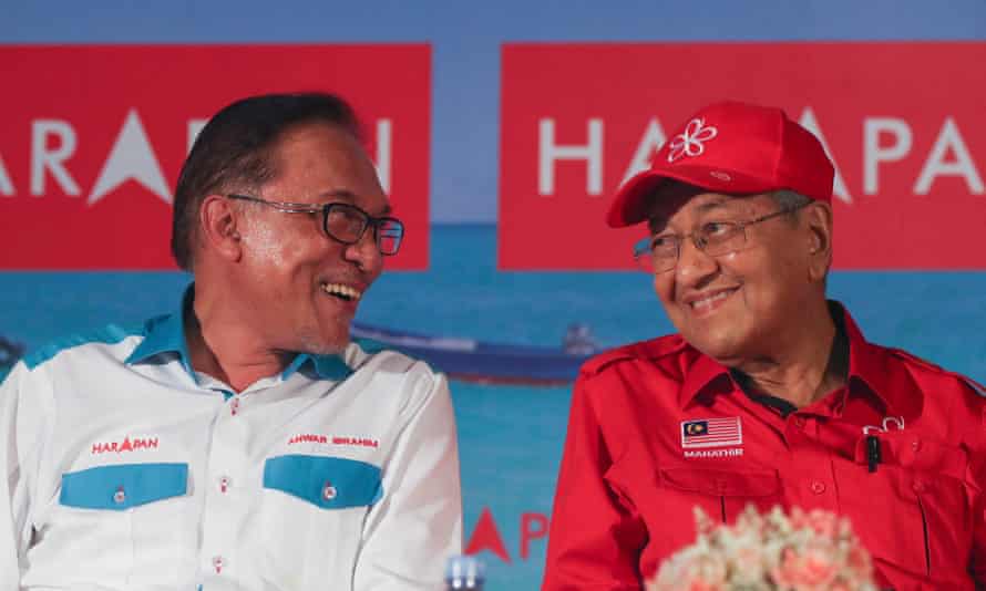 Malaysia Pm Mahathir Resigns But Is Asked To Stay As Interim Leader Malaysia The Guardian