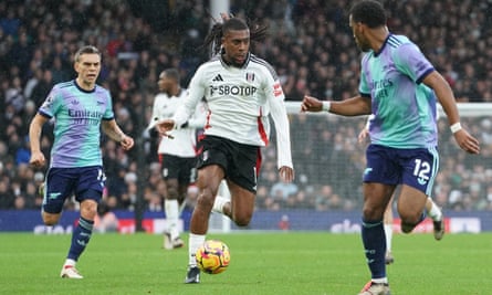 Alex Iwobi on the ball against former club Arsenal at Craven Cottage.