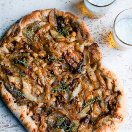 A bread for lunch: onion, thyme and parmesan flatbread.
