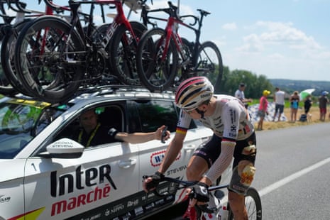 Georg Zimmermann was distanced by the pack after crashing during the ninth stage of the Tour de France 2025.