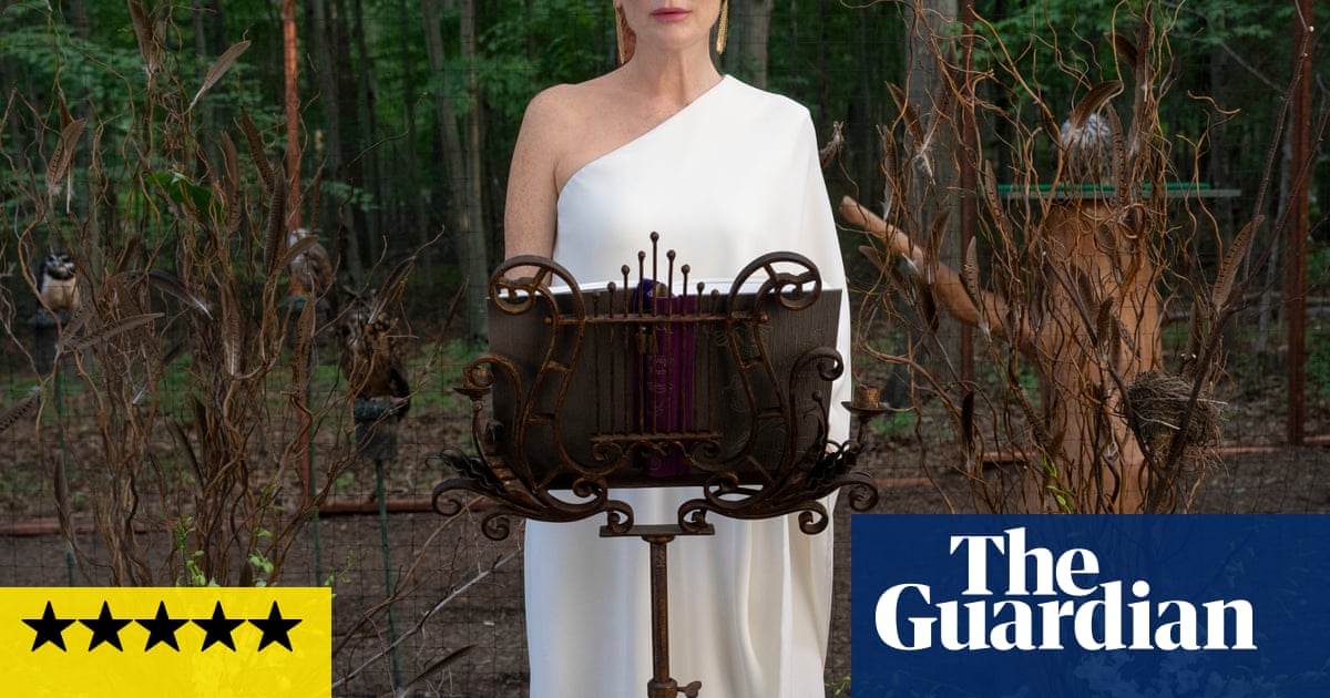 Sirens review  Julianne Moore's utterly addictive cult drama is preposterously fun