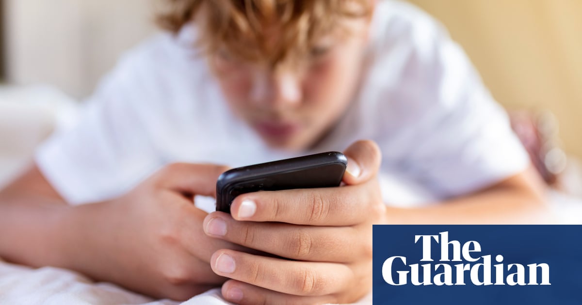 UK parents agree to ban smartphone use by children under 14 | smartphone UK parents agree to ban smartphone use by children under 14 | smartphone