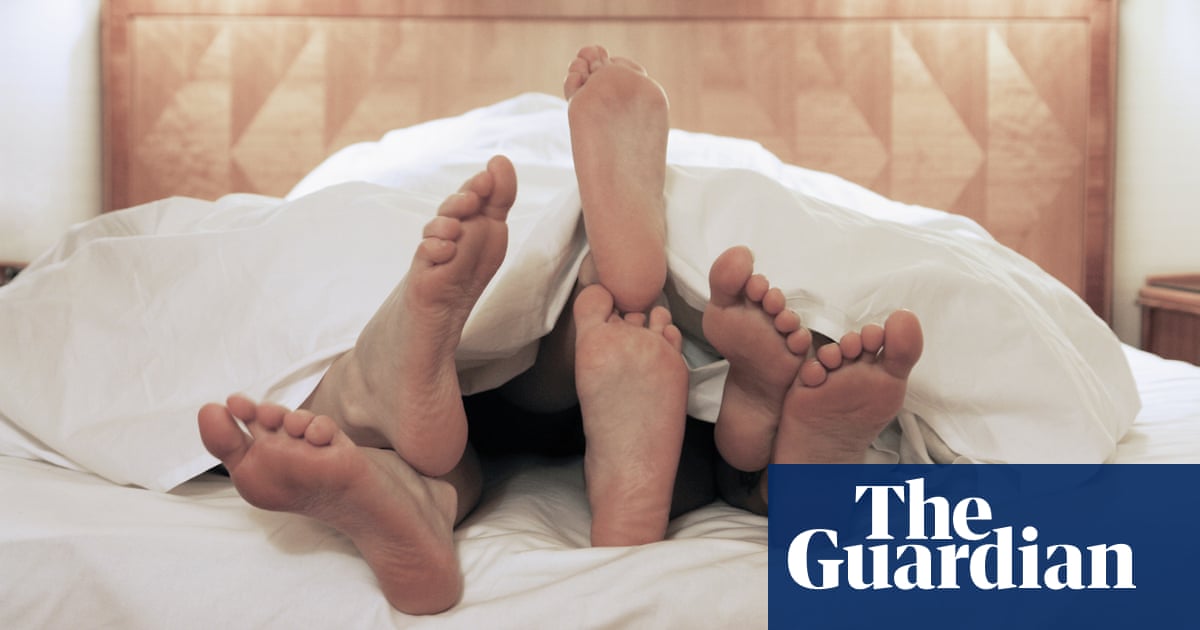 The Psychology Of The Threesome Everyone Wants One But Who S