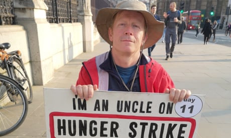 Angus Rose en el día 11 de su huelga de hambre.