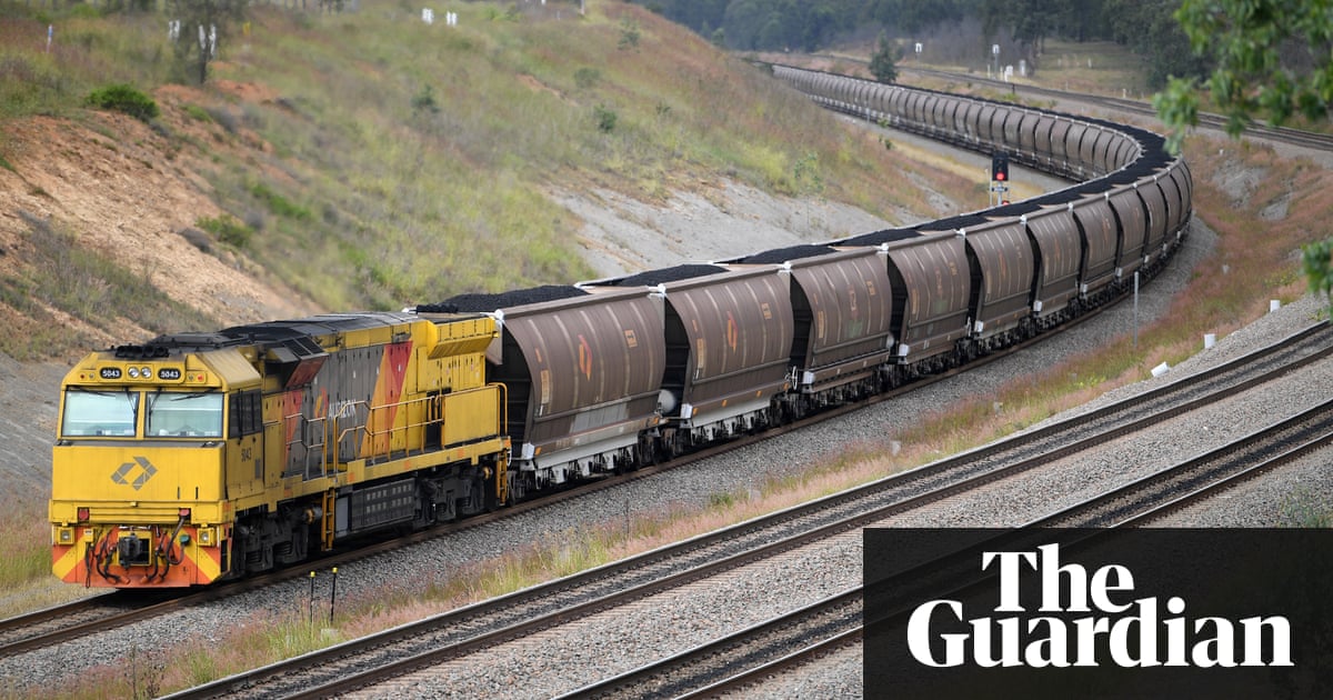 Carmichael rail line: engineering firm says it has 'demobilised' from Adani project