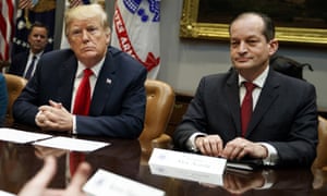 Donald Trump and labor secretary Alexander Acosta in the Roosevelt Room in 2018.
