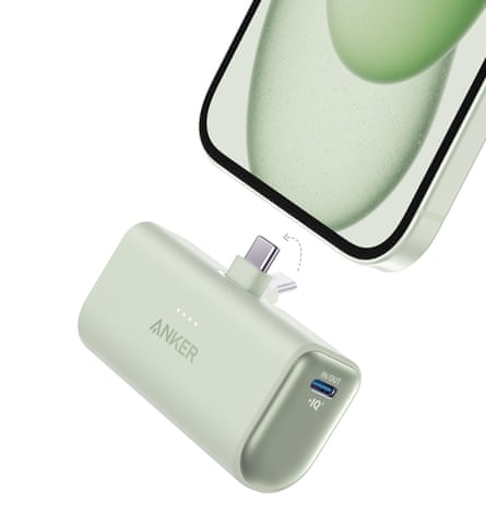 Una foto de producto de un banco de energía Anker Nano