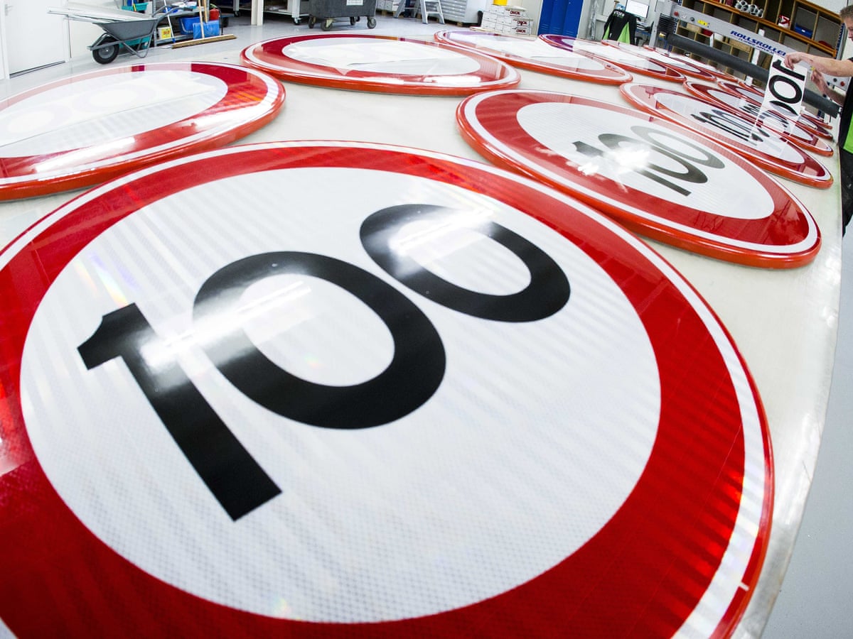 Dutch Government Cuts Speed Limit To 100km H To Reduce Air Pollution Netherlands The Guardian