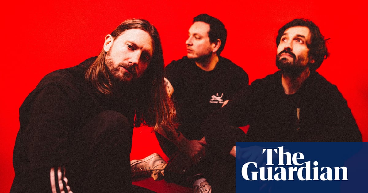 Estatus, jerarquía, ser ‘guay’: nada importa – El líder de Dinosaur Pile-Up sobre la enfermedad crónica que transformó su vida Estatus, jerarquía, ser ‘guay’: nada importa – El líder de Dinosaur Pile-Up sobre la enfermedad crónica que transformó su vida