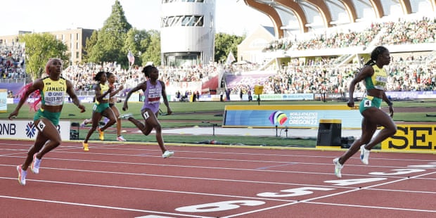 عبرت شيريكا جاكسون الخط.