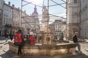 Statues in Lviv wrapped in padding to protect them from possible Russian attack.