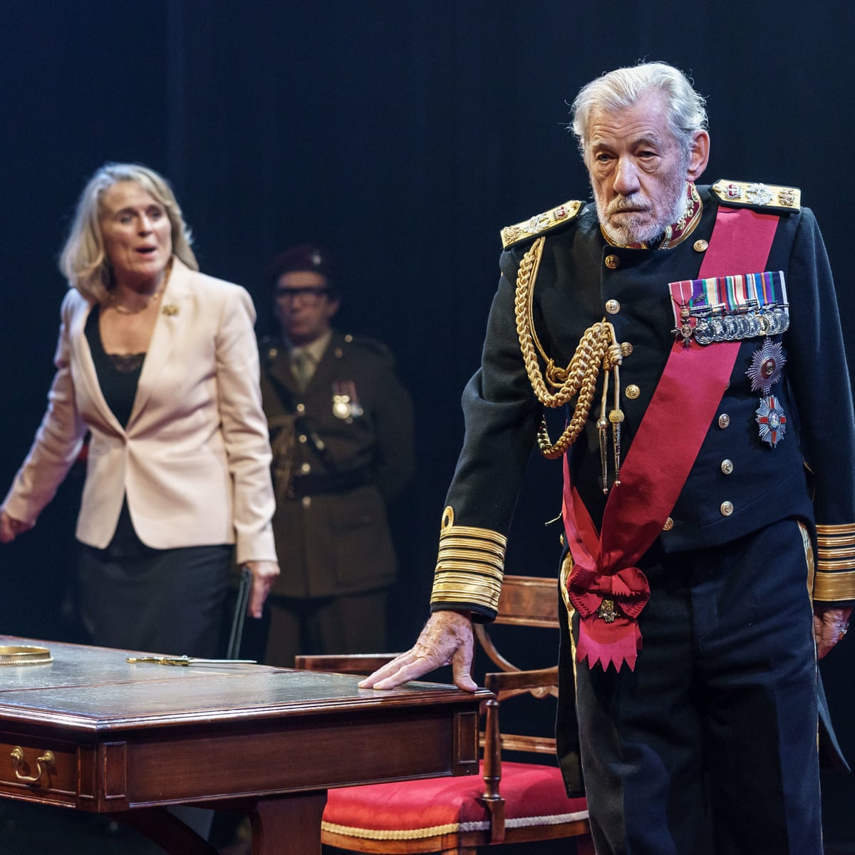 King Lear Review Ian Mckellen Is Full Of Surprises Theatre The Guardian King Lear Review Ian Mckellen Is Full Of Surprises Theatre The Guardian