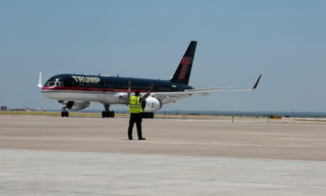 Donald Trump arrives in his personal aircraft to the Laredo, Texas airport on 23 July 2015
