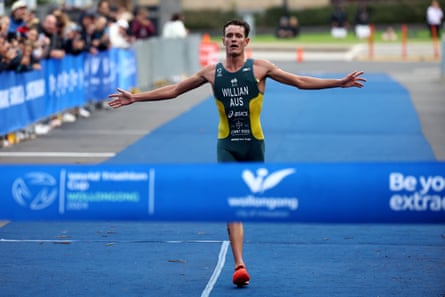 Luke Willian wins the 2024 World Triathlon Cup in Wollongong.