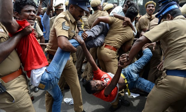 Indian police remove protesters in Chennai
