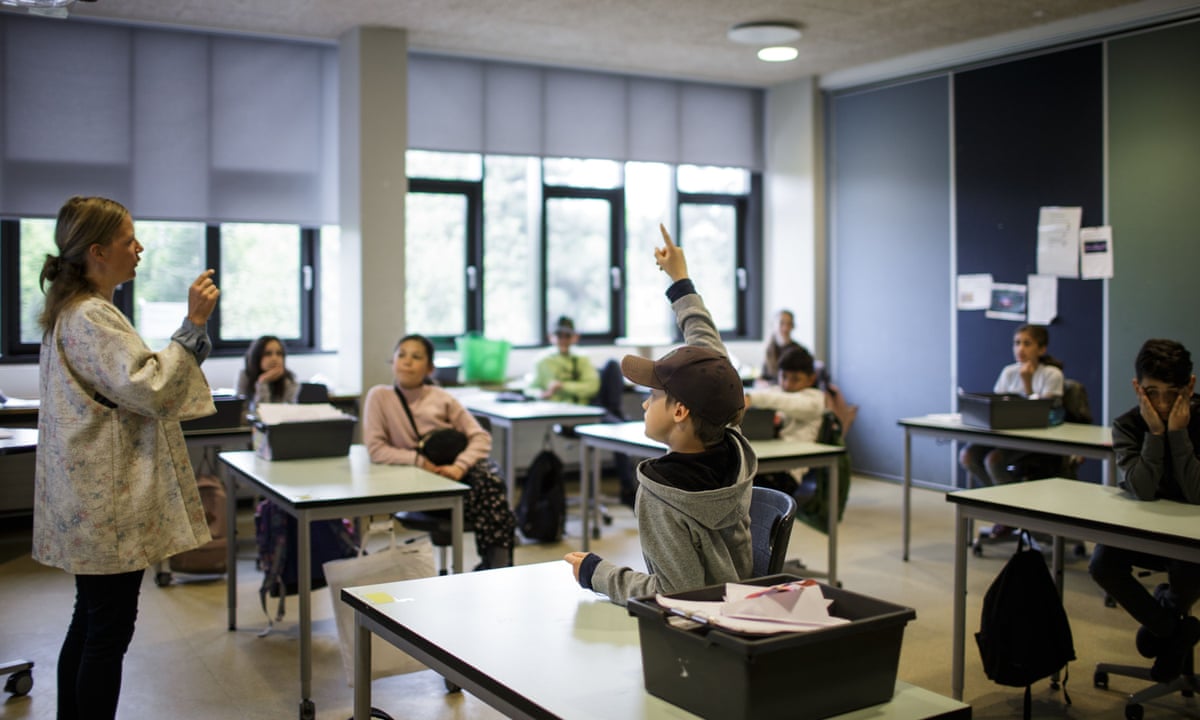 اخبار الدنمارك بالعربي 2023 : مدارس الثانوية في الدنمارك تعتمد تقنية تشات جي بي تي 