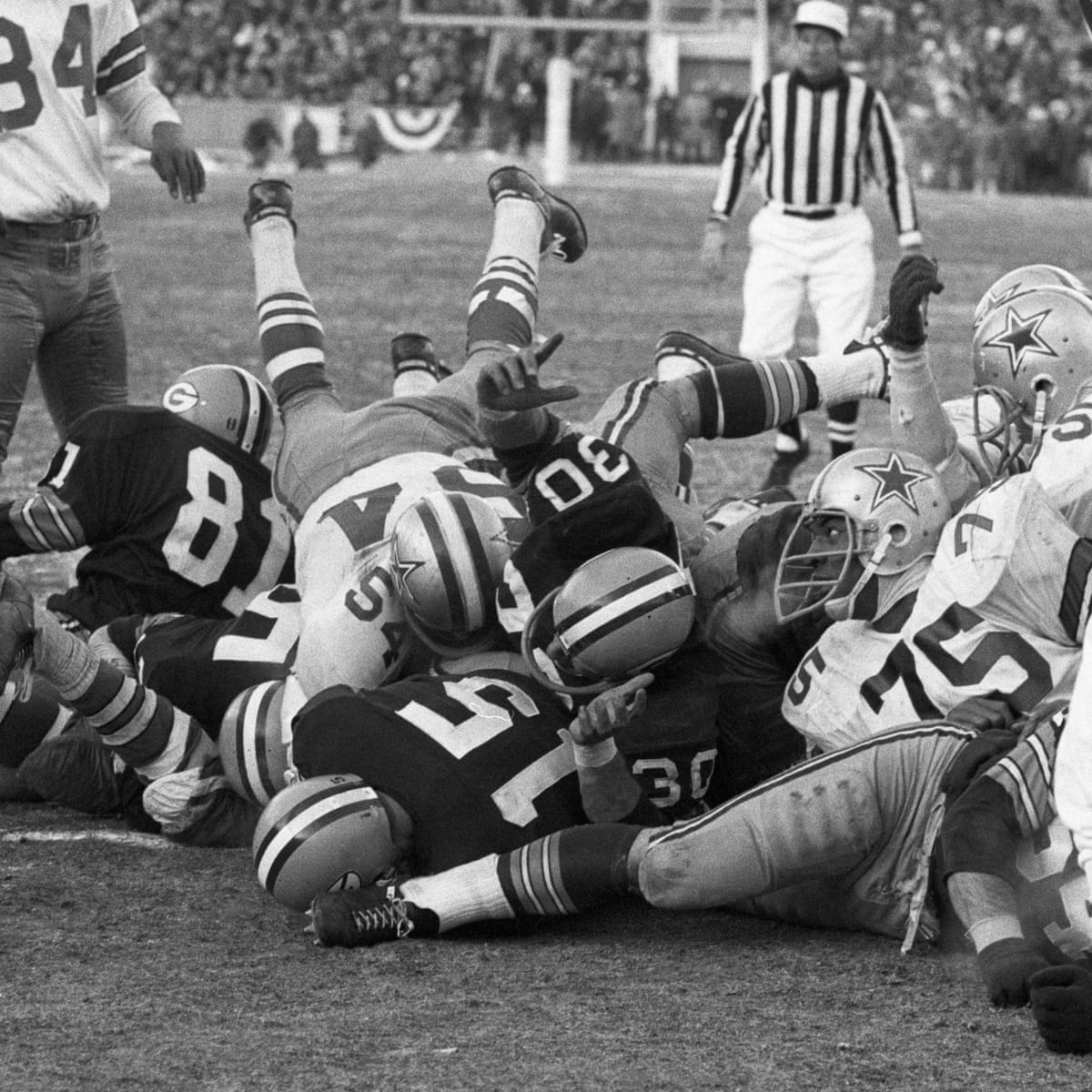 The Day The Quarterback S Cool Head Settled Nfl S Coldest Contest Barry Glendenning Sport The Guardian