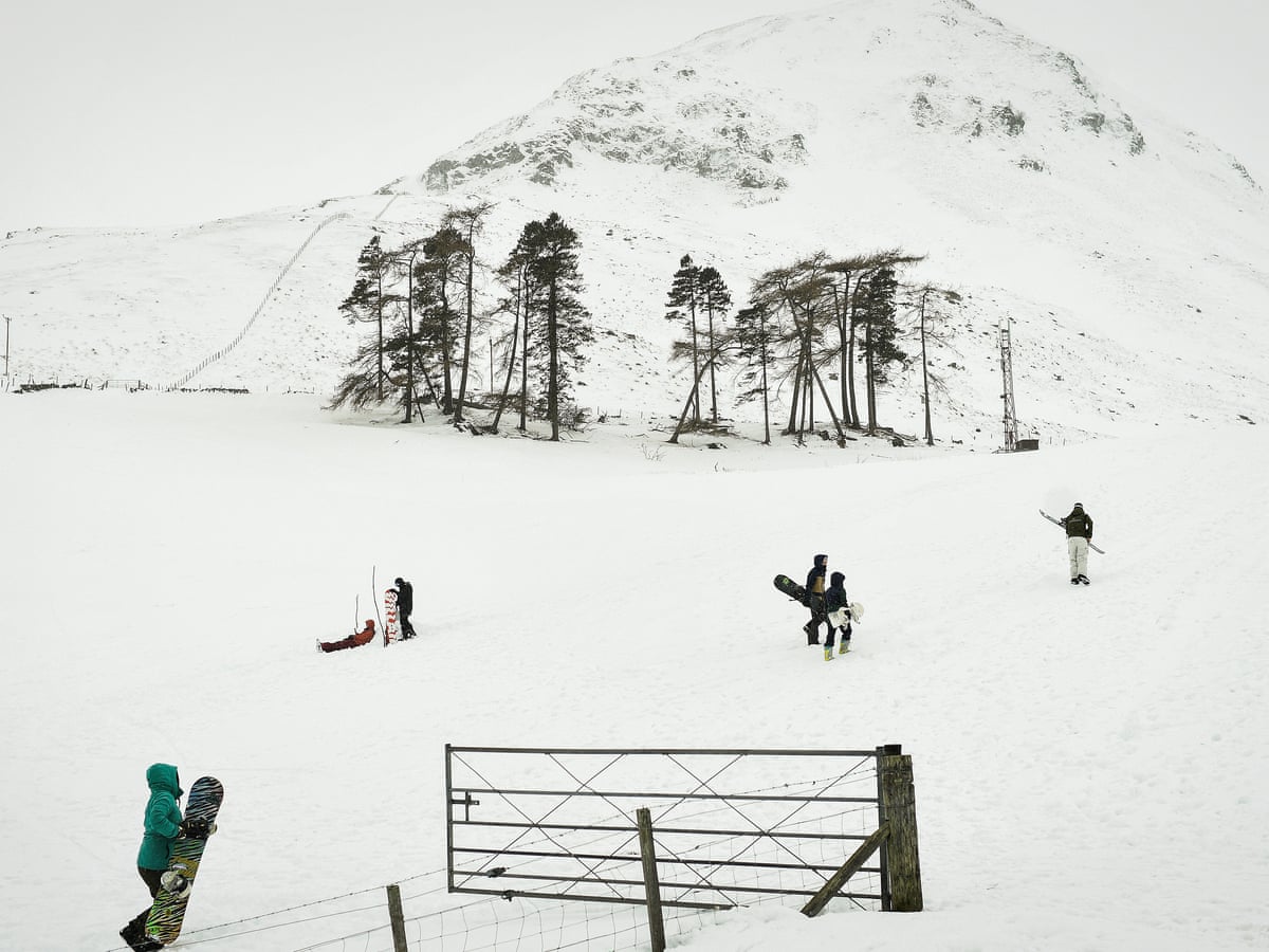 Snow Ice And Gale Force Winds To Batter Britain As Beast From The East Ii Roars In Uk Weather The Guardian Snow Ice And Gale Force Winds To Batter Britain As Beast From The East Ii Roars In Uk Weather The Guardian