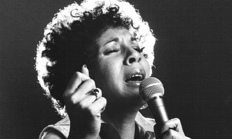Sandi Russell became a professional jazz singer when she was 30. She was adored by audiences and praised by critics. ‘Sandi Russell is strictly superb,’ wrote one
