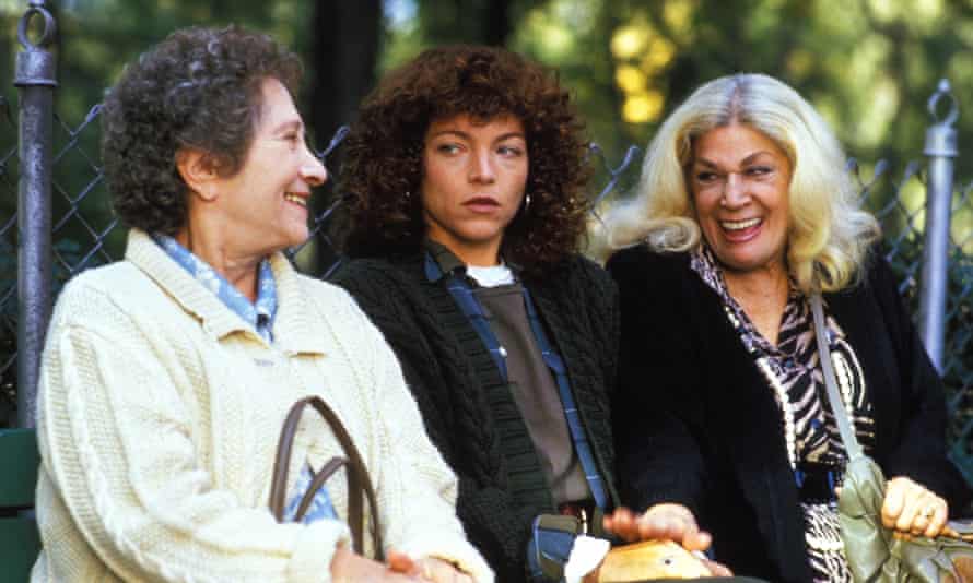 Reizl Bozyk, Amy Irving and Sylvia Miles in Crossing Delancey, in which the immigrant neighbourhoods of New York are an integral part of the action.