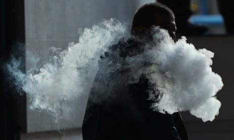 More than 27.5% of American high school students use e-cigarettes, up from 20.7% in 2018, according to a recent US government study.