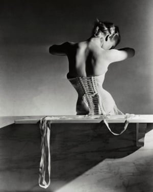 The Mainbocher Corset photograph, taken by Horst P Horst in 1939.