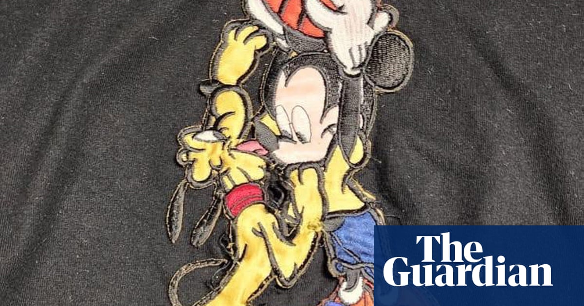 Couple from Kazakhstan allegedly used hidden camera and earpieces to win $1.18m from Sydney's Crown casino