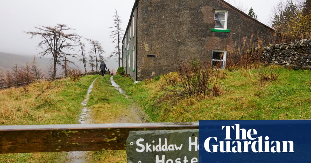 A knock at the door of a snowy hostel | Brief letters