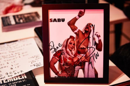 A signed photo from the Super Genie.