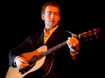 Stephen Fretwell performing in 2007
