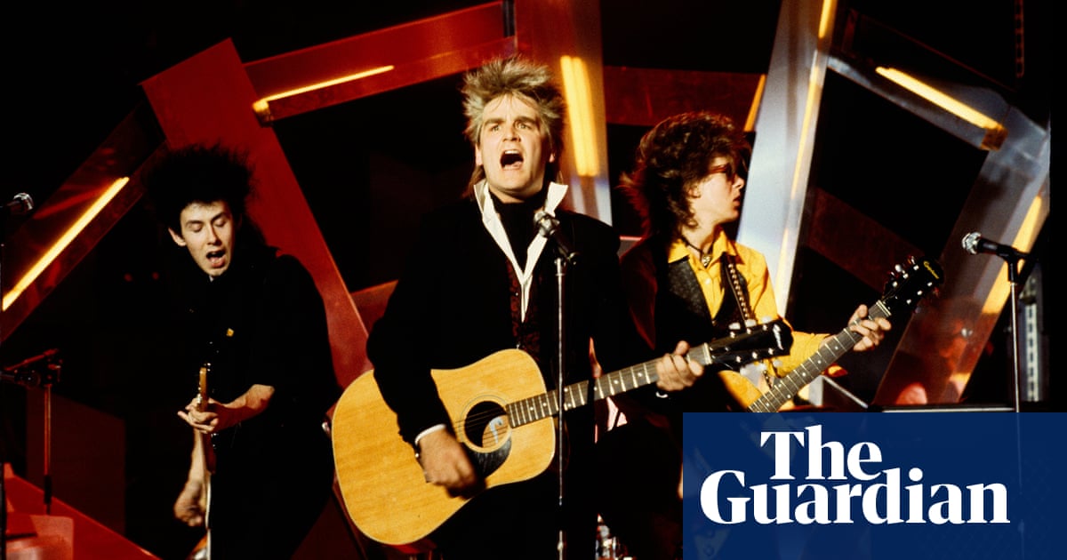 The Alarm frontman Mike Peters dies aged 66