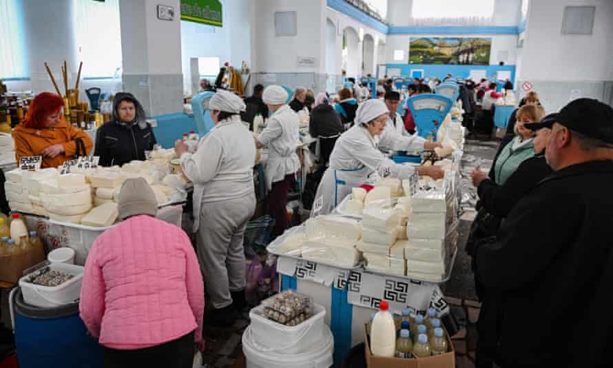 Shoppers at the central market in Chișinău.